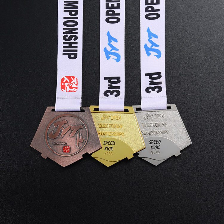 New 3d karate international medal reversible printed custom medals sports gold silver copper die stamping logo taekwondo medals