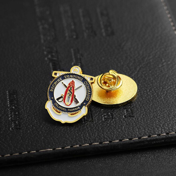 Personalized design 2d 3d logo enamel pin manufacturer custom lapel pin souvenirs recruit training command gold pin badge