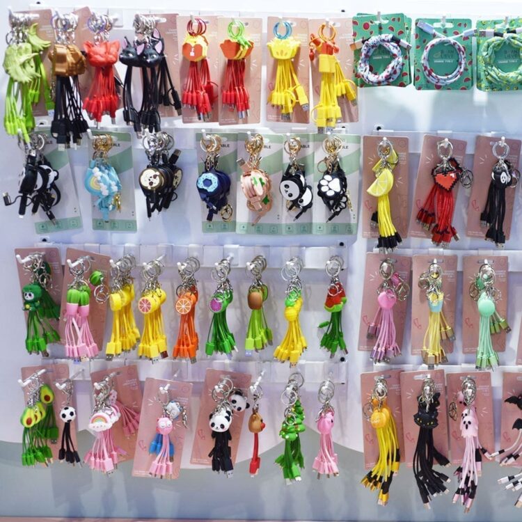 Custom shape keychain 3 in 1 charging cable