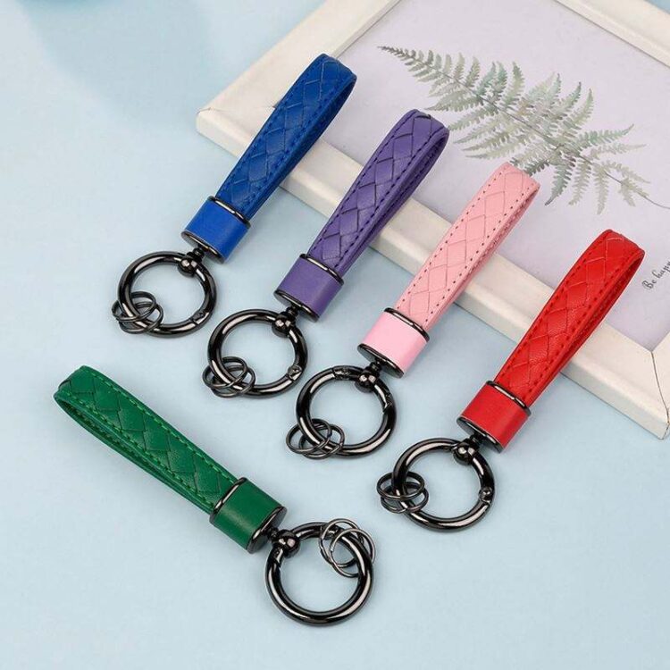 Custom luxury leather lanyard metal key chains key pendant 360 degree rotatable with anti lost key pendant car leather keychain