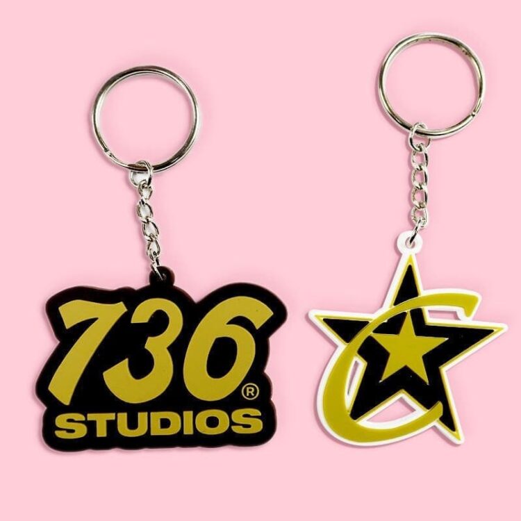 Cheap custom shaped silicone 2d 3d key holder name brand logo soft pvc rubber keychain