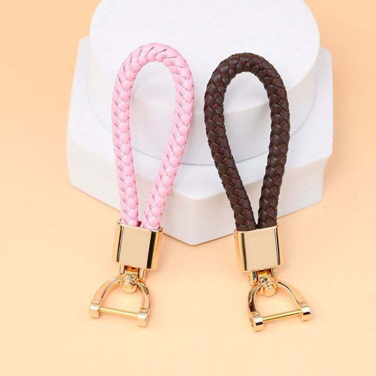 Hand woven rope keychain for men leather car key chain 360 degree rotating horseshoe buckle strong rope leather key rings holder