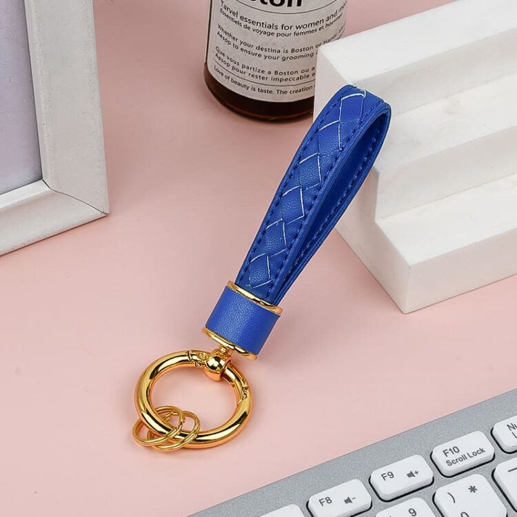 Custom luxury leather lanyard metal key chains key pendant 360 degree rotatable with anti lost key pendant car leather keychain