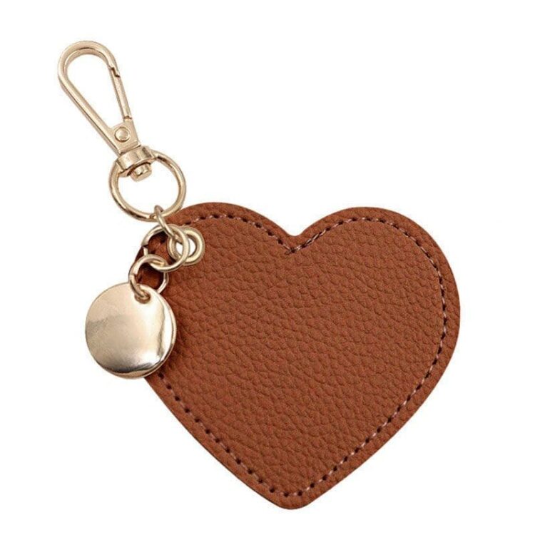 Heart keychain valentine's day birthday gift creative fashion backpack pendant pu leather key chains keyring accessories gift