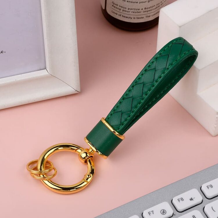 Custom luxury leather lanyard metal key chains key pendant 360 degree rotatable with anti lost key pendant car leather keychain