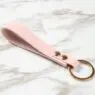 Wholesale logo custom handmade plain keyholder metal rivet car leather keychain promotional gift leather keychain custom keyring
