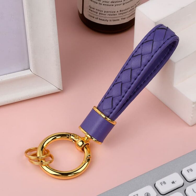 Custom luxury leather lanyard metal key chains key pendant 360 degree rotatable with anti lost key pendant car leather keychain