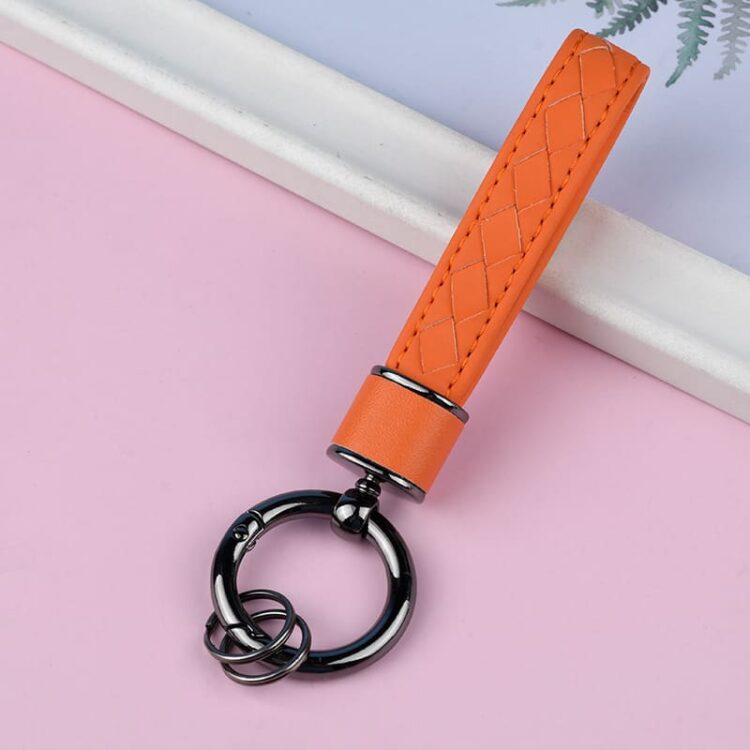 Custom luxury leather lanyard metal key chains key pendant 360 degree rotatable with anti lost key pendant car leather keychain