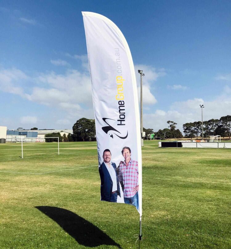 Low moq custom wholesale flying beach flag banner promotional advertising wind outdoor custom feather flags