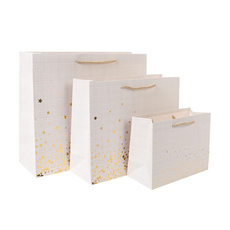 Customized folding paper bags for high-end shoe and hat gifts that can be printed with any hot stamping pattern gift packaging