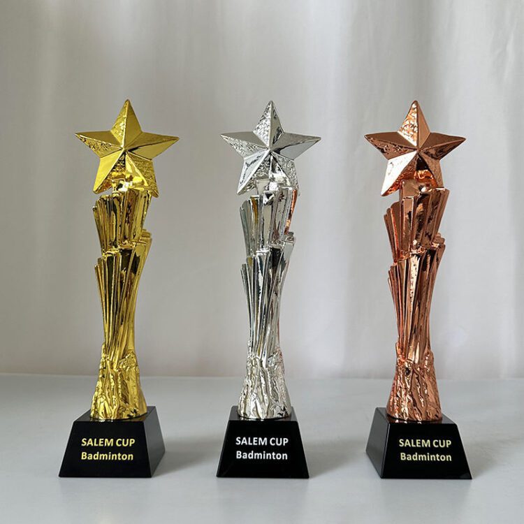 Customized sports award trophy resin crafts gold plated resin trophy star trophy crystal awards