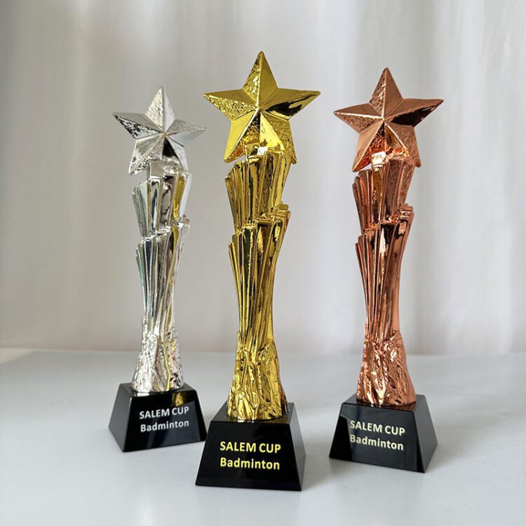 Customized sports award trophy resin crafts gold plated resin trophy star trophy crystal awards