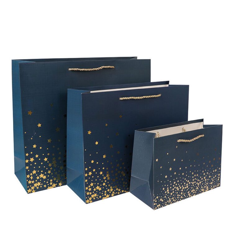 Customized folding paper bags for high-end shoe and hat gifts that can be printed with any hot stamping pattern gift packaging