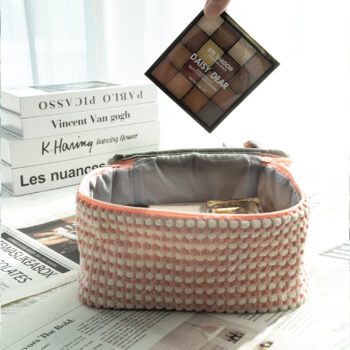 Custom soft plush cosmetic bag women tarvel plaid toiletry bag fashion zipper hand makeup bag for travel women brush pouch
