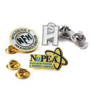 Souvenir gifts business logo brand letter pin badge metal zinc alloy 3d soft enamel pin no minimum bulk factory custom lapel pin