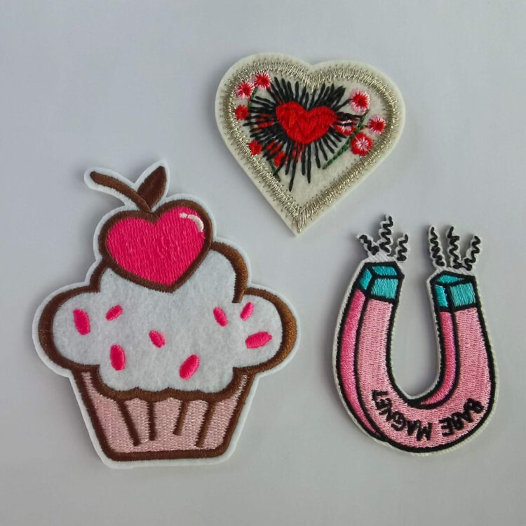 Mbrayed fabric cloth patch iron on patch 3d custom embroidery patches