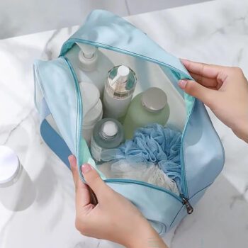 pvc frosted cosmetic bag with handle 1